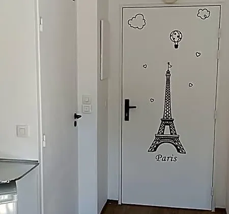 Cosy La Defense 公寓式酒店 3*
